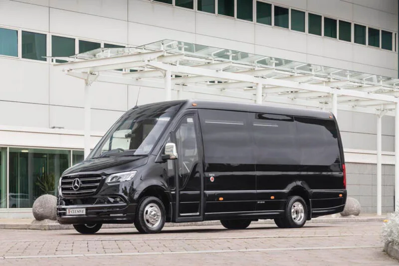 London Hindhead Minibus Hire Service